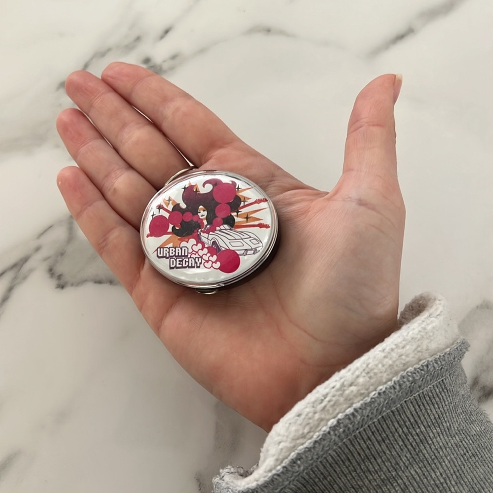 NIB VINTAGE Urban Decay - Sting - Deluxe ES Single